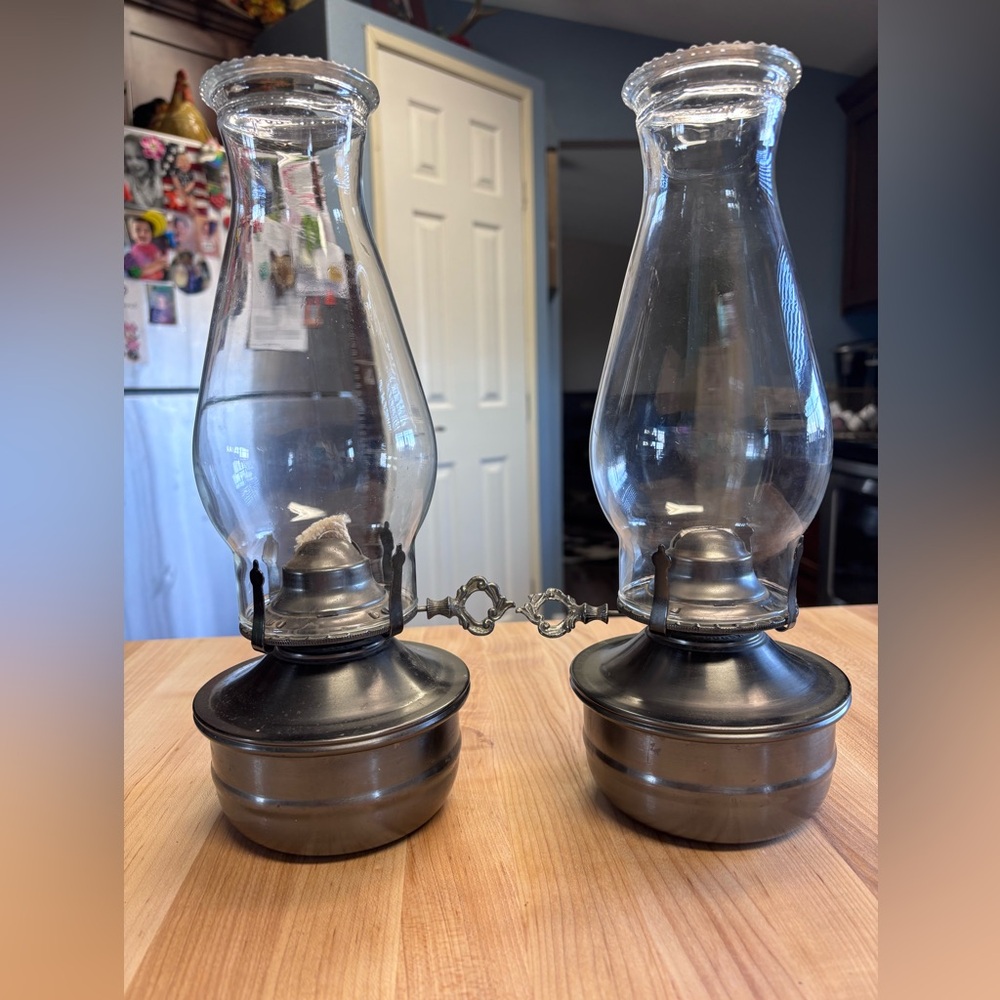 Set of 2 Oil Lamps